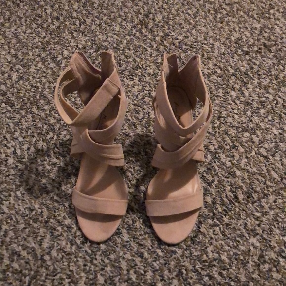 Anne Michelle Shoes - Nude heels 8 1/2 women’s